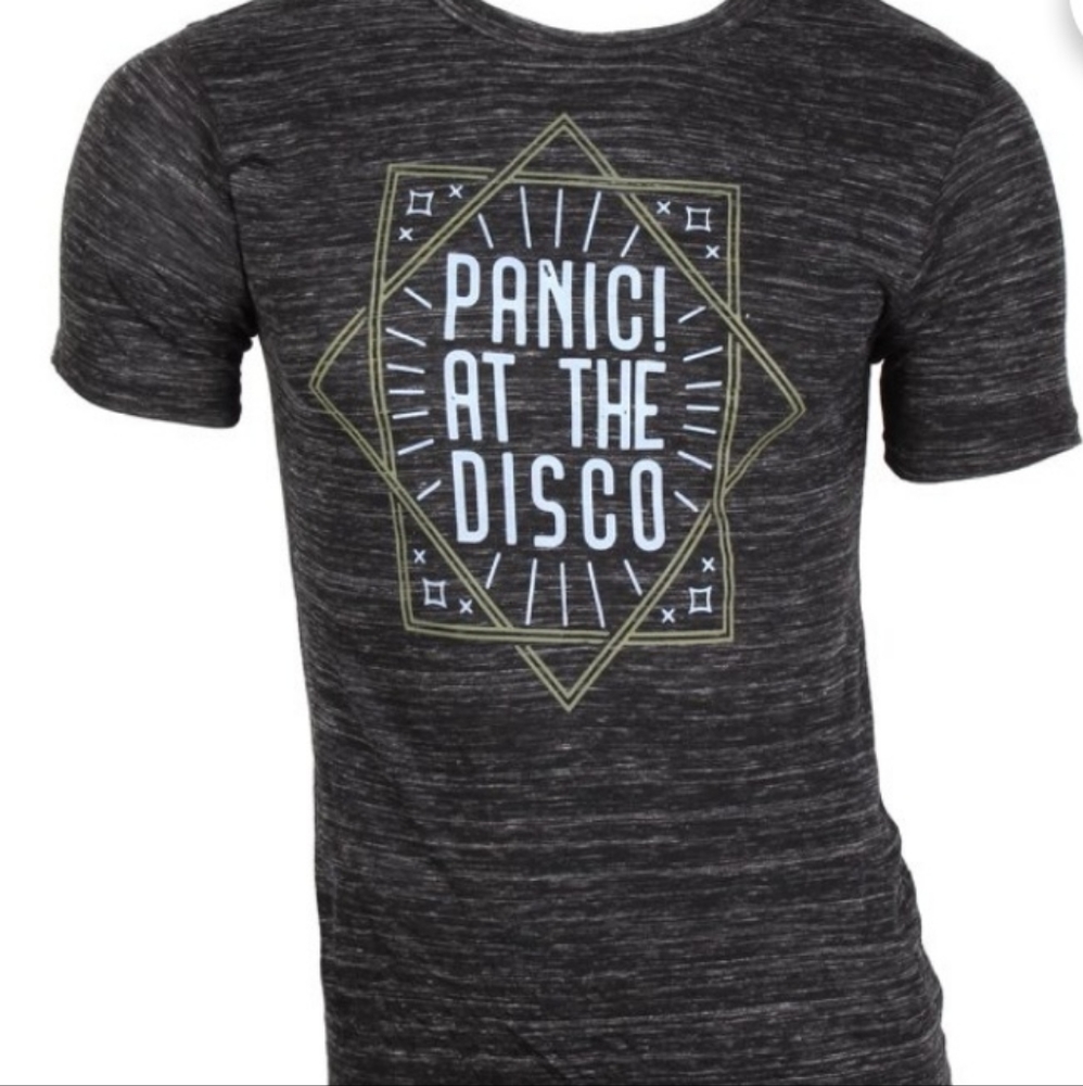 Mens Rock tshirt panic at the disco small